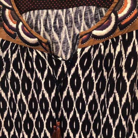 Common thread Anthropologie, black and white pattern blouse, M - Picture 4 of 10